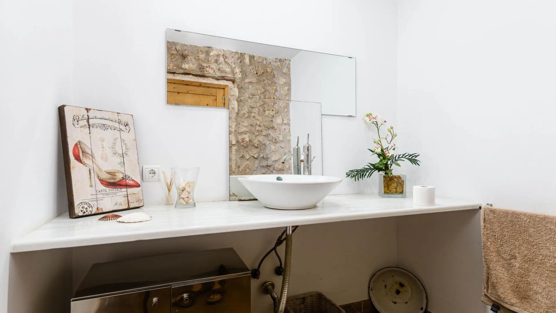 Yourhouse Es Fiters Muro 0*,