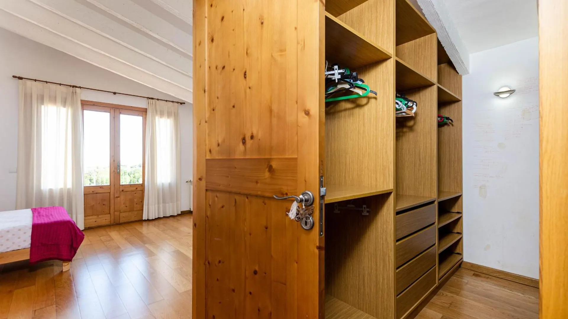 Yourhouse Es Fiters Muro Espagne