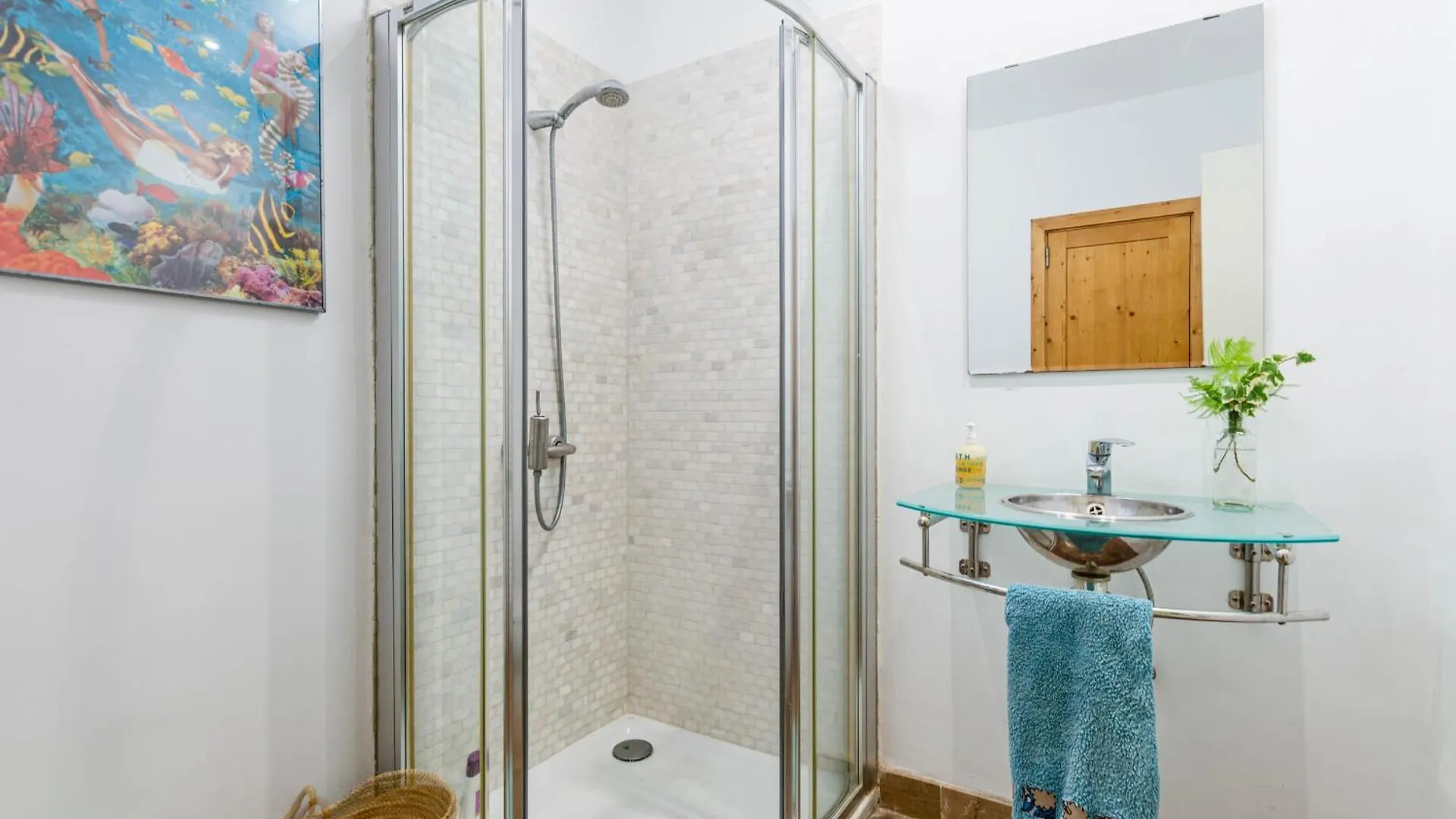 Yourhouse Es Fiters Muro