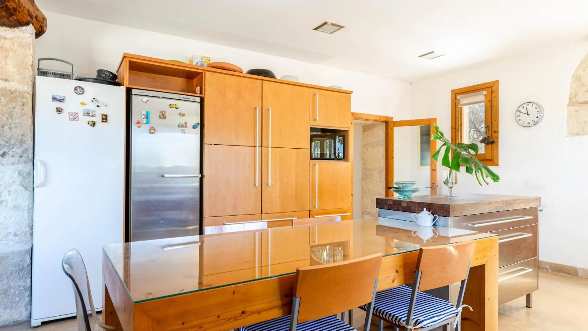 Yourhouse Es Fiters Muro
